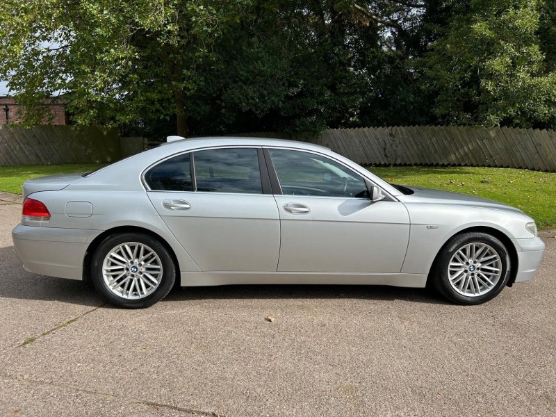 BMW 7 SERIES