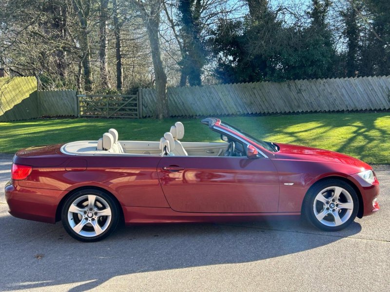BMW 3 SERIES