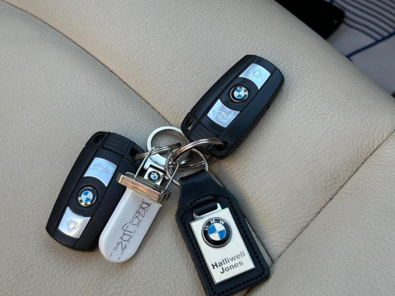 BMW 3 SERIES