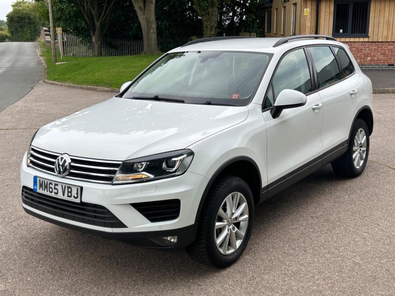 VOLKSWAGEN TOUAREG