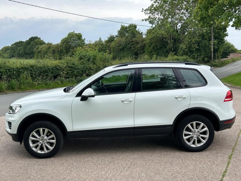 VOLKSWAGEN TOUAREG