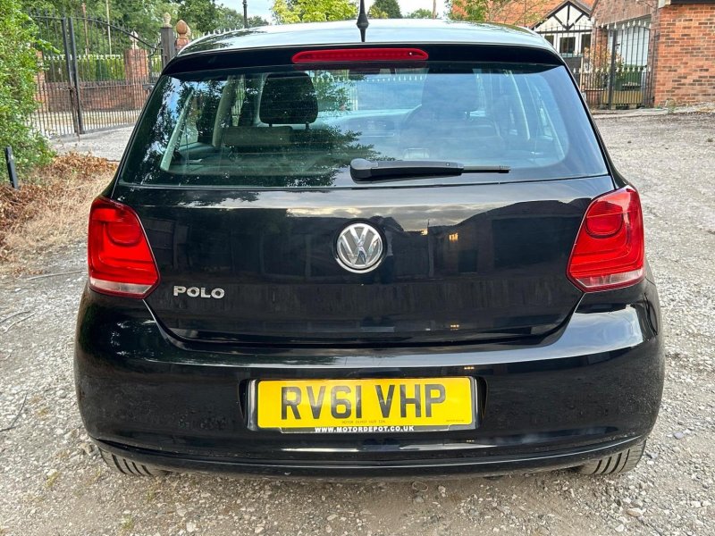 VOLKSWAGEN POLO
